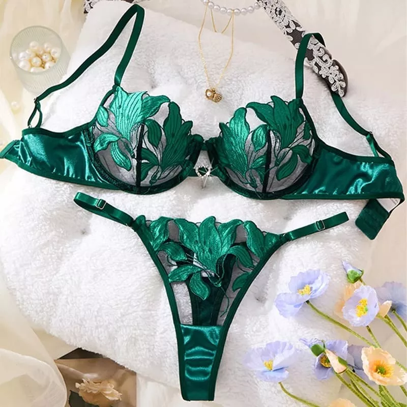 Ensemble Lingerie Sexy Travesti – Dentelle Brodée, Confiance & Féminité Instantanée boutique transgenre boutique travestis Ensemble Lingerie Sexy Travesti – Dentelle Brodée, Confiance & Féminité Instantanée Lingerie travesti trans-boutique